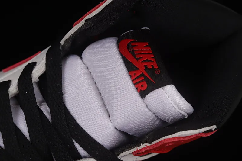 All categories Air Jordan Jordan series basketball shoes Air Jordan 1 High Air Jordan 1 High OG AJ1 Joe 1 white and red retro high-top cultural basketball shoes 555088-161
